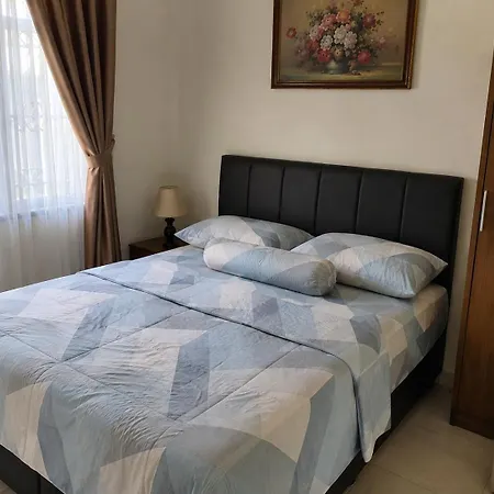 Lavazh Homestay *